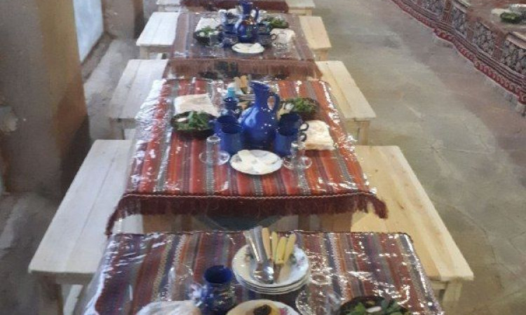 رزرو بوم گردی جاده ابریشم (سرای عمه نرگس)