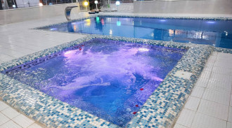 حمام سبا الذهبي مع جاكوزي