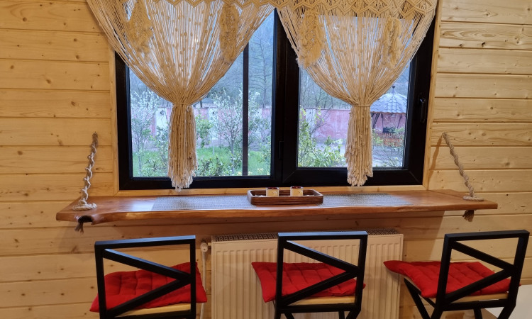 اجاره کلبه کپسولی جکوزی دار بلوط