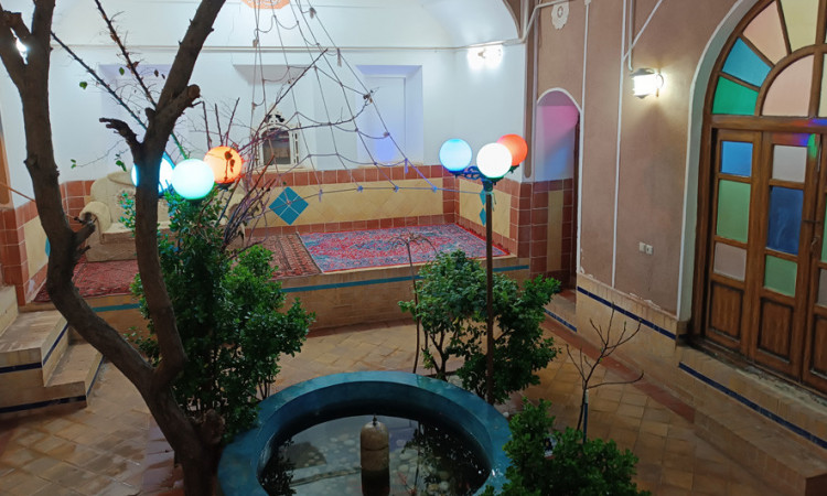 رزرو مجموعه بومگردی سنتی مرکز شهر یزد