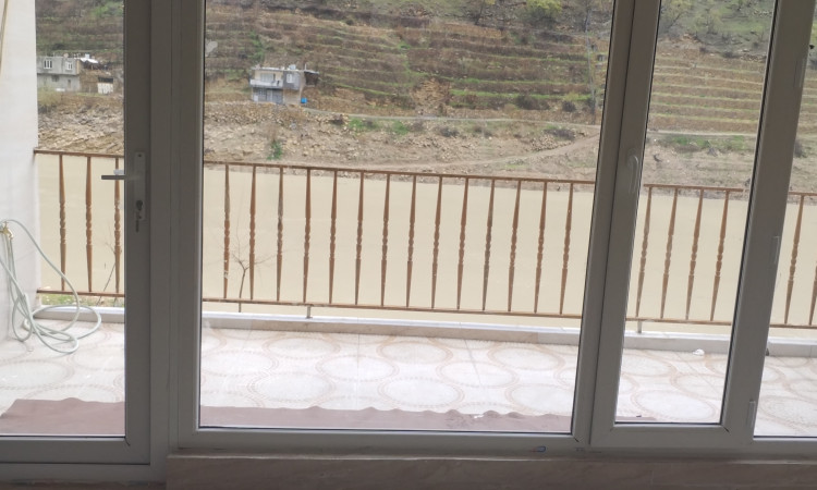 واحد ساحلی کنار دریاچه روستای گردش گری سلین