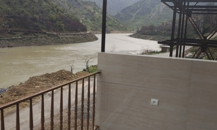 واحد ساحلی کنار دریاچه روستای گردش گری سلین
