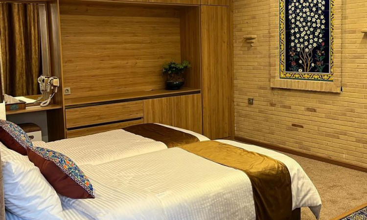 رزرو بوتیک هتل سنتی ماه گیسو (اتاق بابونه)