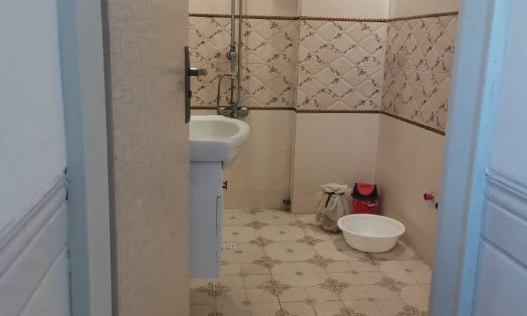 اجاره سوئیت مجهز مرکز شهر زارع 2 طبقه اول
