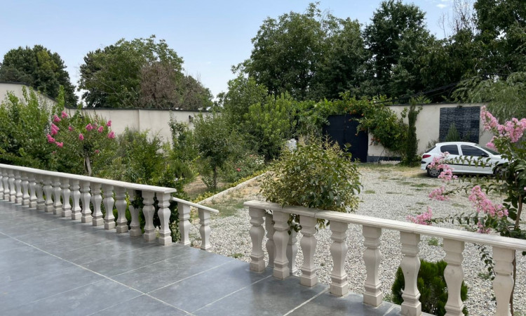 اجاره ویلای استخردار با لوکیشن عالی
