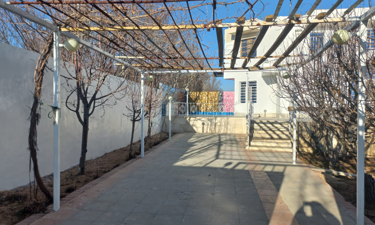 اجاره ویلا باغ دوبلکس استخر دار (lili Garden)