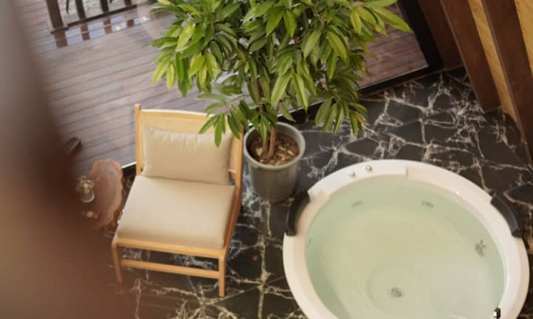 استئجار كوخ جاكوزي ليرويك