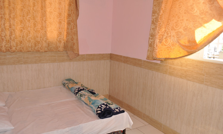 Kowsar Al -Nabi Apartment Hotel Reservation (Six -Board Room)