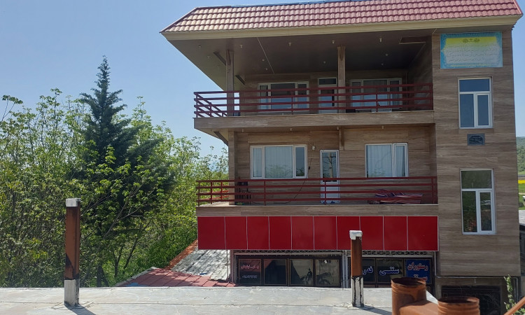اجاره آپارتمان تک خوابه روبه دریاچه زریوار مریوان