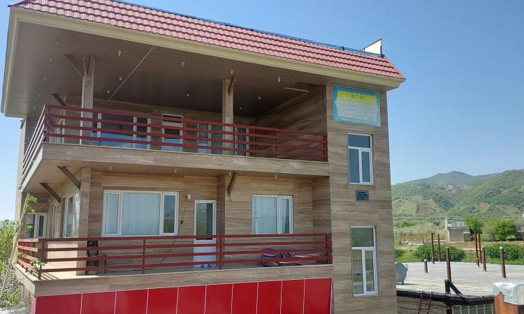 اجاره آپارتمان تک خوابه روبه دریاچه زریوار مریوان