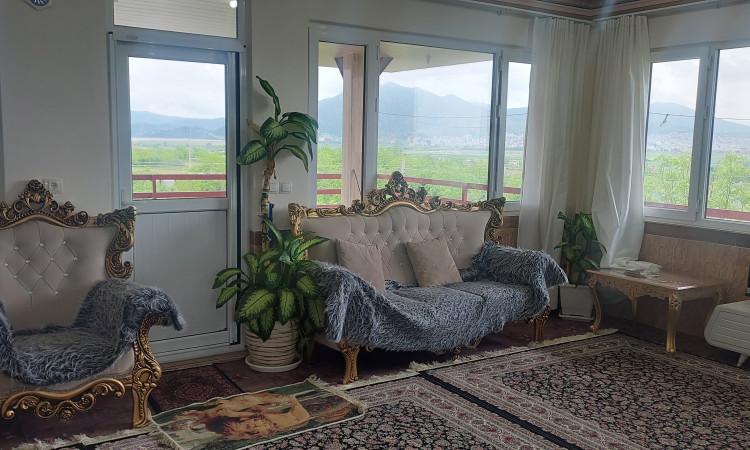 اجاره آپارتمان تک خوابه روبه دریاچه زریوار مریوان