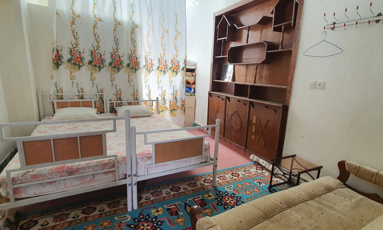 اجاره واحد همکف طاقبستان کرمانشاه