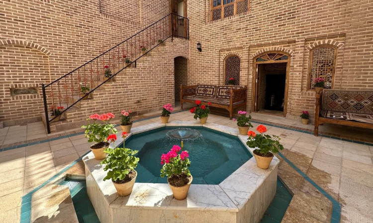 رزرو اقامتگاه خانه سنتی یار (اتاق چهارتخته مجنون)