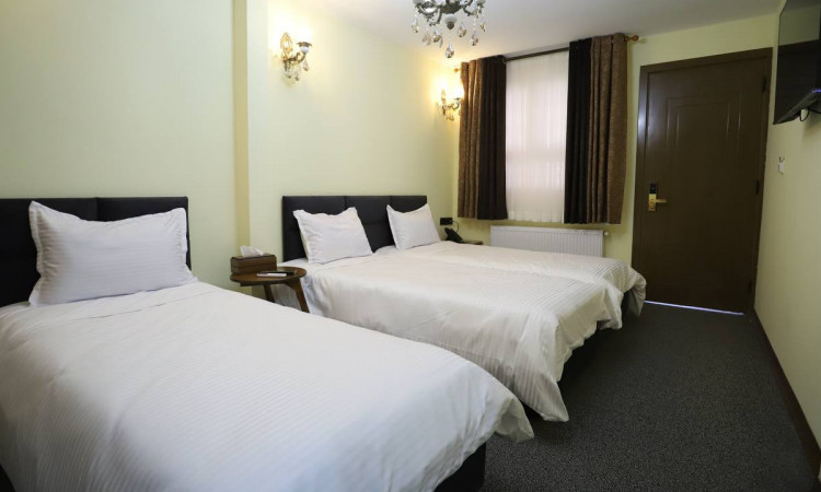 رزرو اقامتگاه خانه سنتی یار (اتاق سه تخته بیژن)