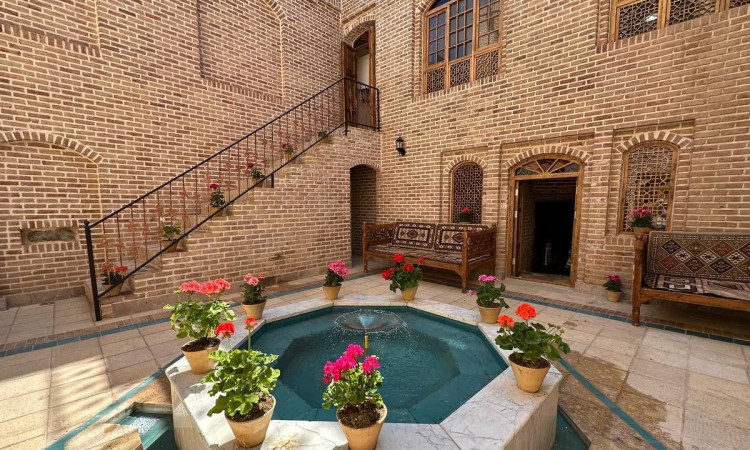 رزرو اقامتگاه خانه سنتی یار (اتاق سه تخته بیژن)