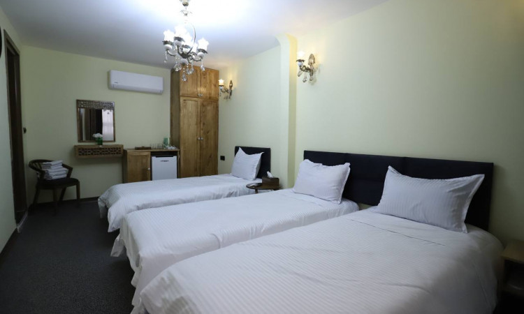 رزرو اقامتگاه خانه سنتی یار (اتاق سه تخته بیژن)