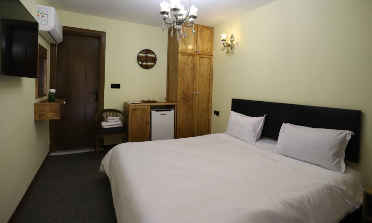 رزرو اقامتگاه خانه سنتی یار(اتاق دو تخته دبل منیژه)