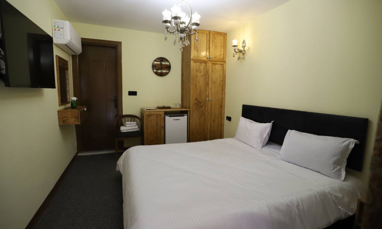 رزرو اقامتگاه خانه سنتی یار(اتاق دو تخته دبل منیژه)