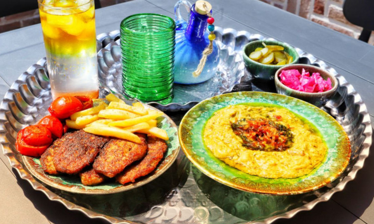 رزرو اقامتگاه خانه سنتی یار (اتاق یک تخته خسرو)