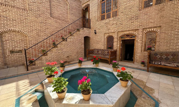 رزرو اقامتگاه خانه سنتی یار (اتاق سه تخته فرهاد)