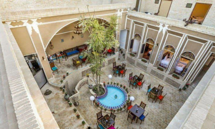 رزرو هتل سنتی ترنج اتاق چهار تخته