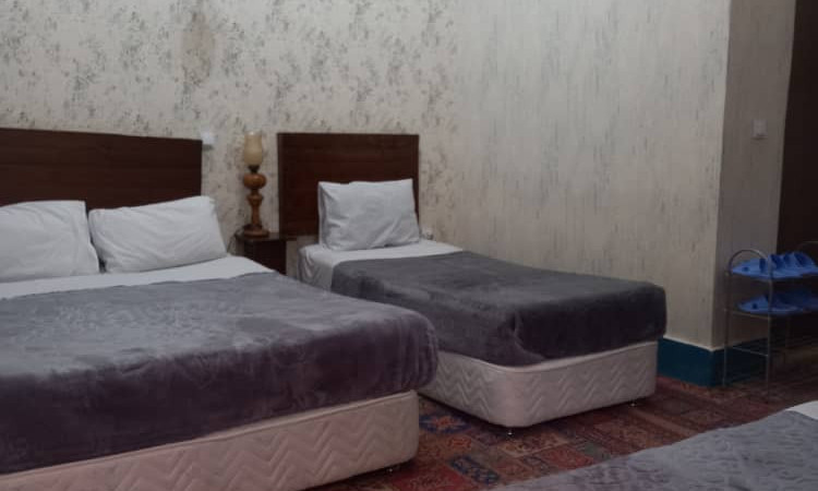 رزرو هتل سنتی ترنج اتاق چهار تخته