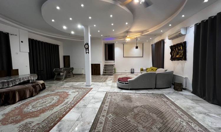 حديقة شاهريار الهادئة