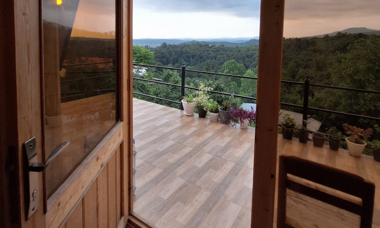 كوخ فرحان السويسري للإيجار