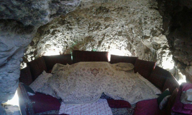 اجاره اقامتگاه بوم‌گردی ورشیو (غار دستکند)