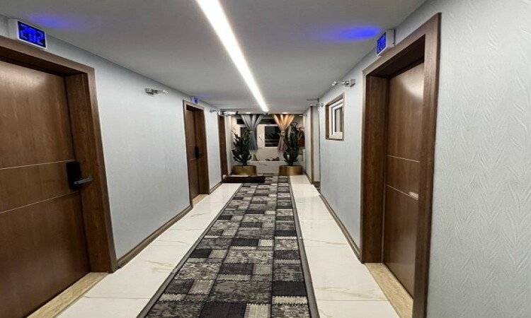 Rose Hotel Reservation للغرفة الثلاثة الأولى