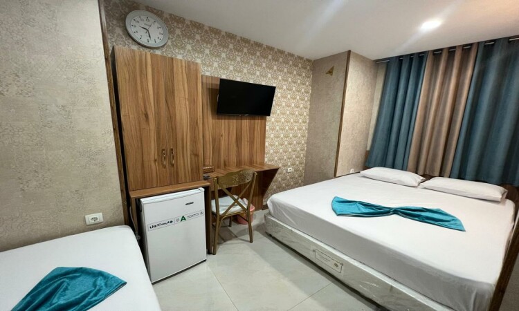Rose Hotel Reservation للغرفة الثلاثة الأولى
