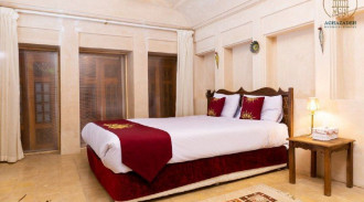  اقامتگاه سنتی آقازاده- لاله