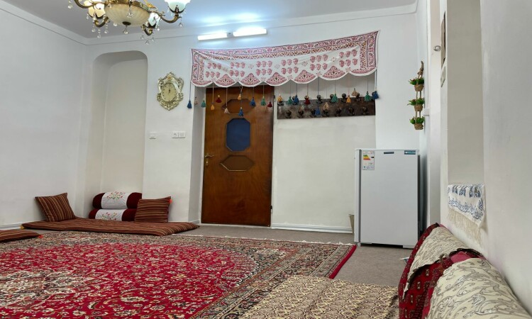 رزرو بوم گردی شب نشین کویر اتاق نن جون