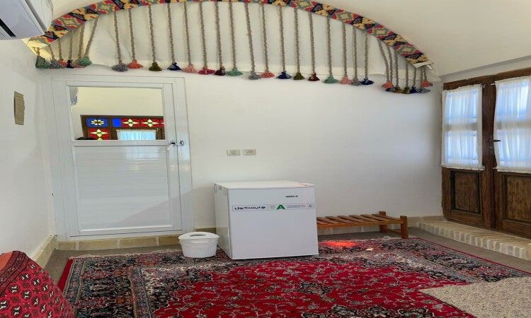 رزرو بوم گردی شب نشین کویر اتاق شاهنشین