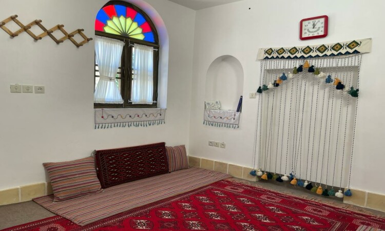 رزرو بوم گردی شب نشین کویر اتاق نگارستان