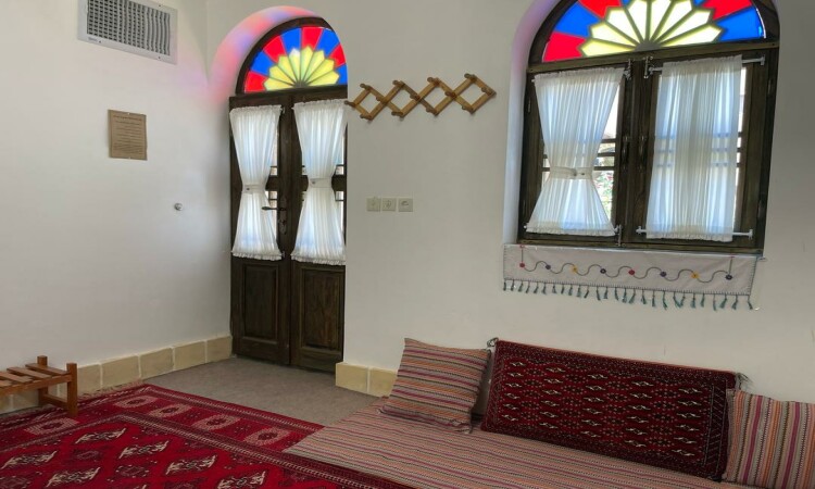رزرو بوم گردی شب نشین کویر اتاق نگارستان
