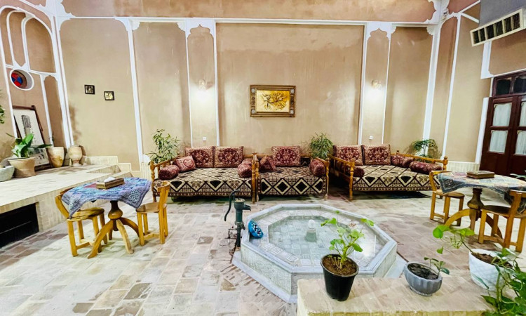 رزرو اقامتگاه بوم گردی تاج الملوک سوسن