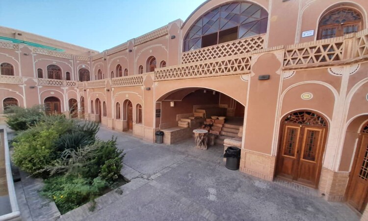 رزرو هتل کاروانسرای مشیر واحد چهار تخته