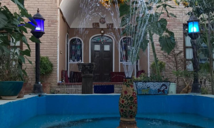 رزرو اقامتگاه بوم گردی اتاق شادمانی ادیب