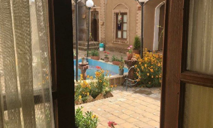 اقامتگاه بوم گردی اديب اتاق مهربانى