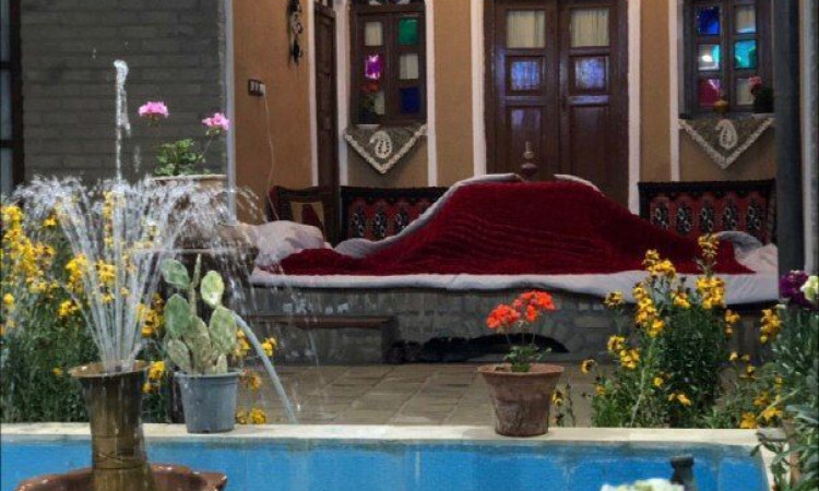 اقامتگاه بوم گردی اديب اتاق مهربانى