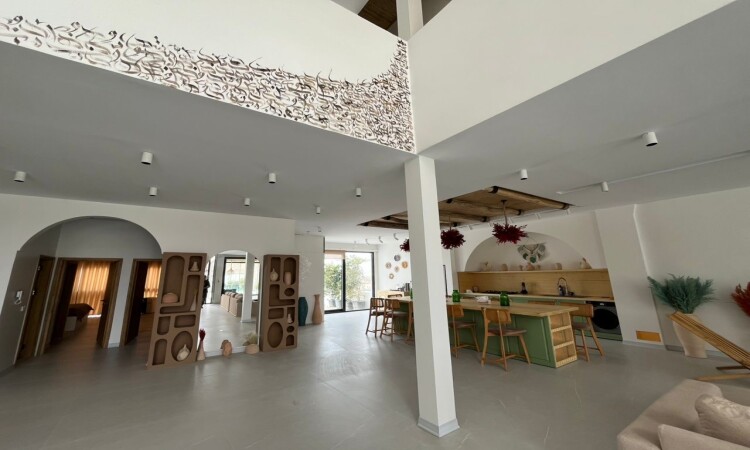 استئجار فيلا فاخرة مع مسبح في رودين