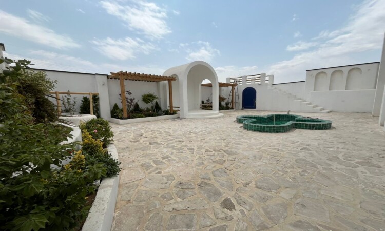 استئجار فيلا فاخرة مع مسبح في رودين