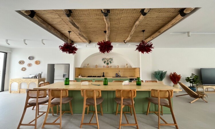 استئجار فيلا فاخرة مع مسبح في رودين