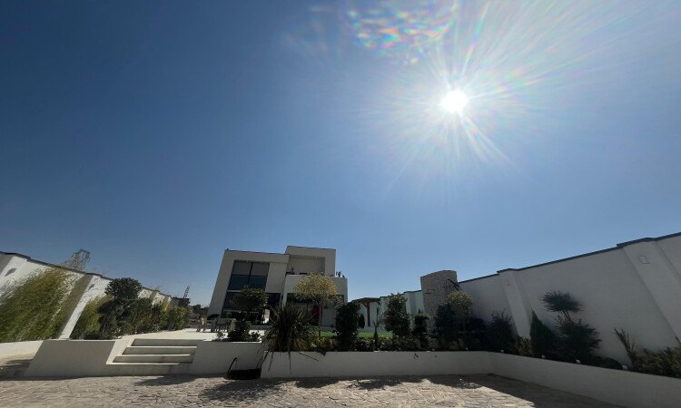 استئجار فيلا فاخرة مع مسبح في رودين