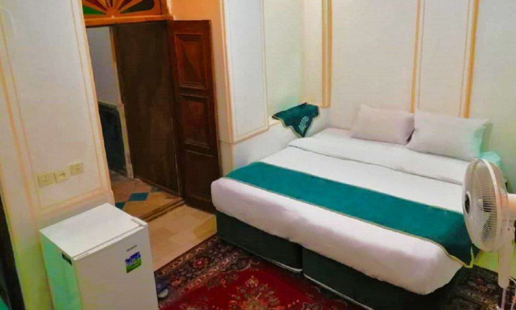 هتل سنتی خان نشین اتاق شاه نشین 
