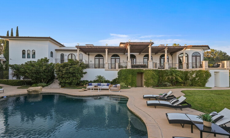 اقامتگاه بومگردی هومسا