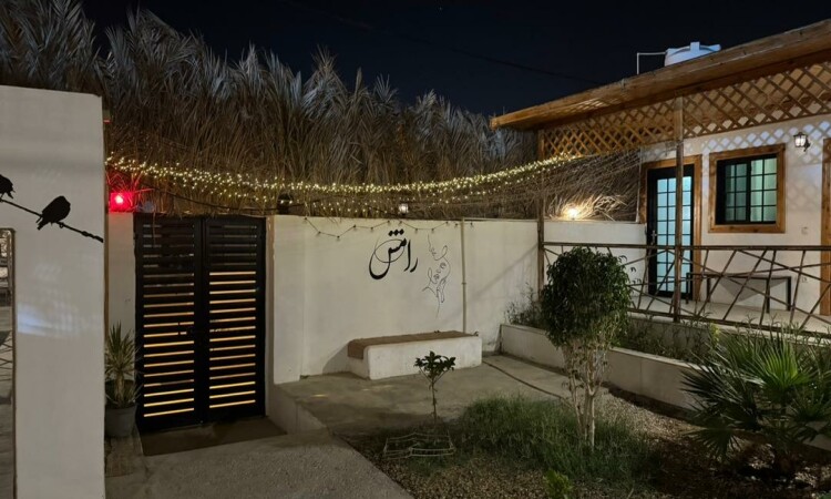 رزرو بوم‌گردی رامش (اتاق شقایق)