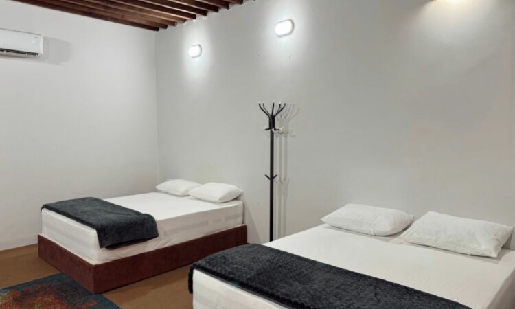 رزرو بوم‌گردی رامش (اتاق شقایق)