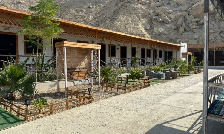 رزرو بوم‌گردی رامش (اتاق شقایق)